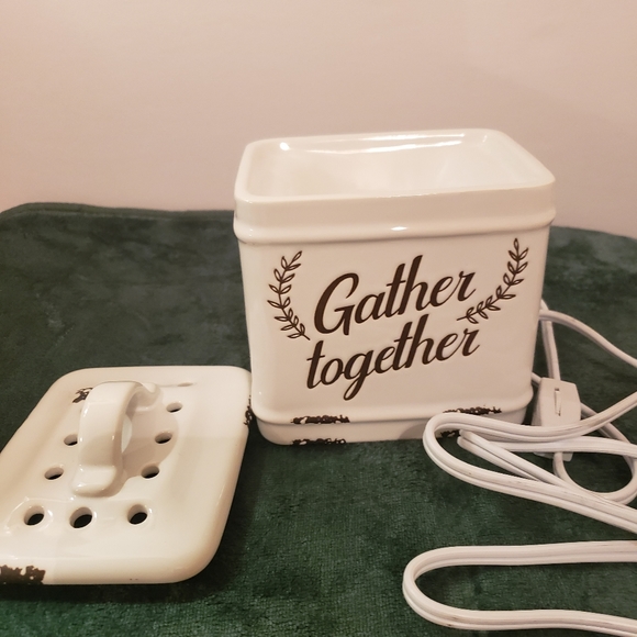 Scentsy "Gather Together" Element Wax Warmer Farmhouse Ceramic - Picture 2 of 7